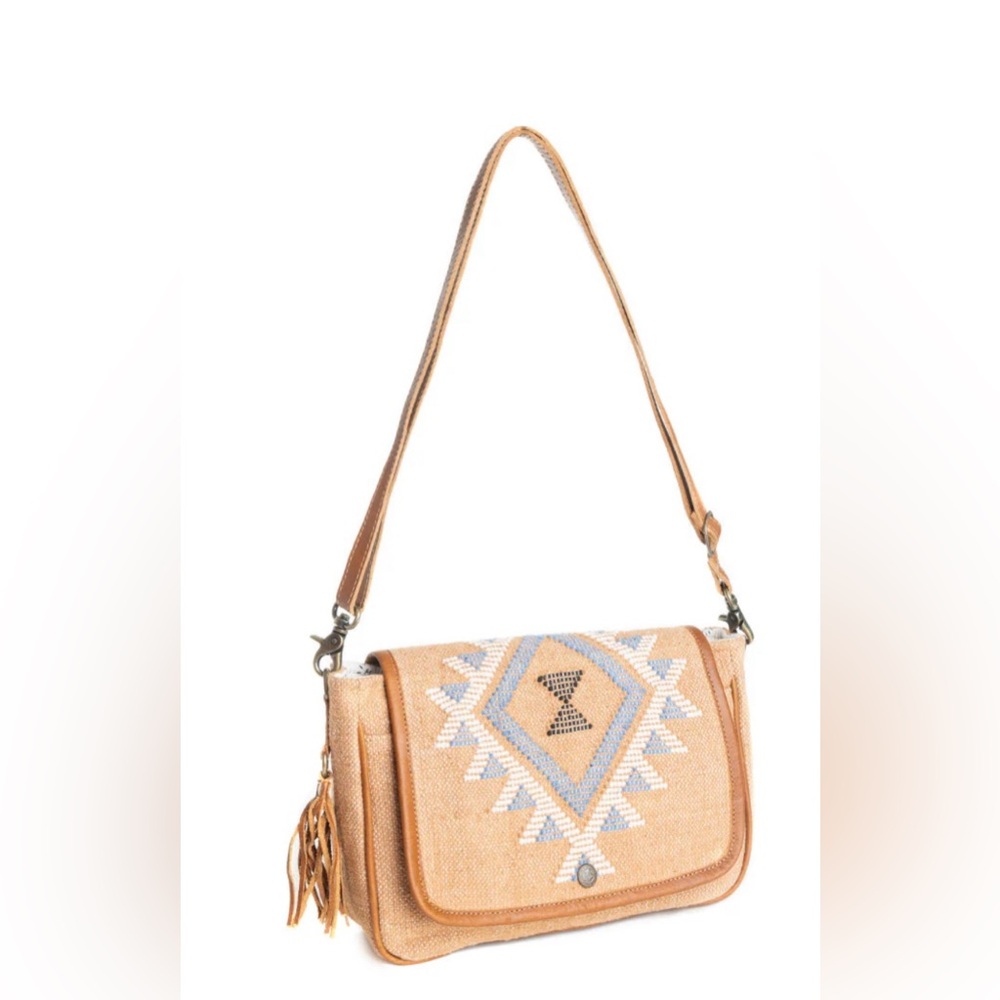PRAIRIE MAGIC SHOULDER BAG NEW - Picture 2 of 5